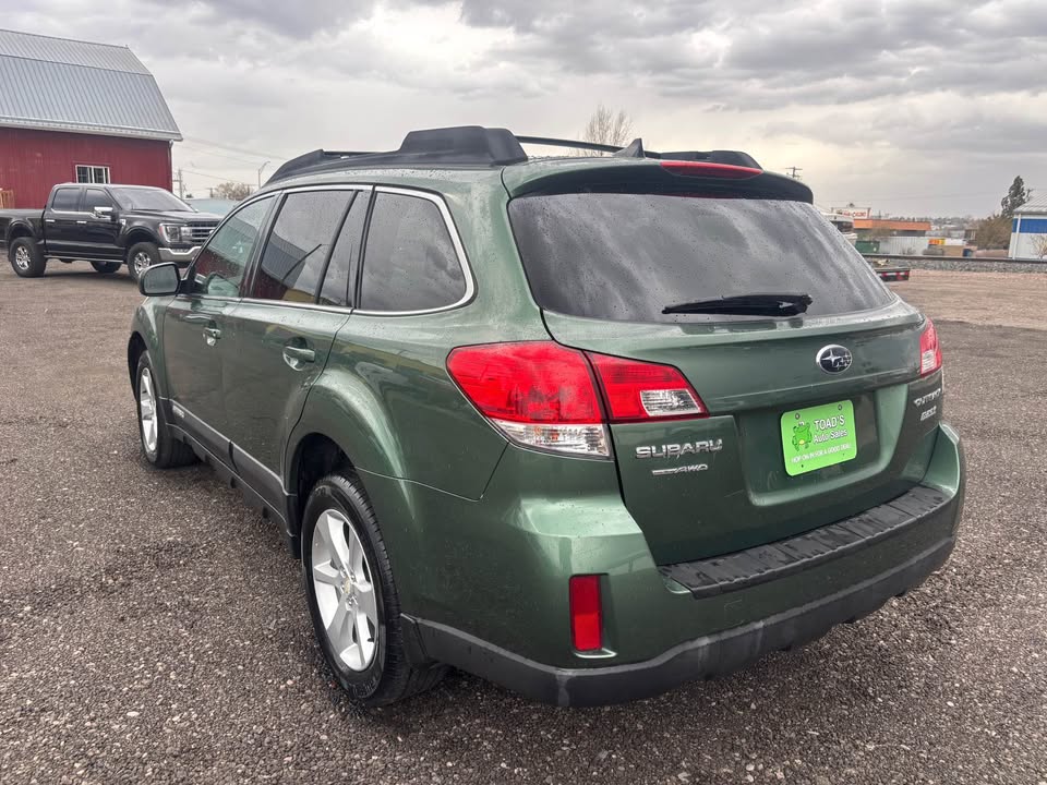 2014 Subaru Outback Premium – Image 3
