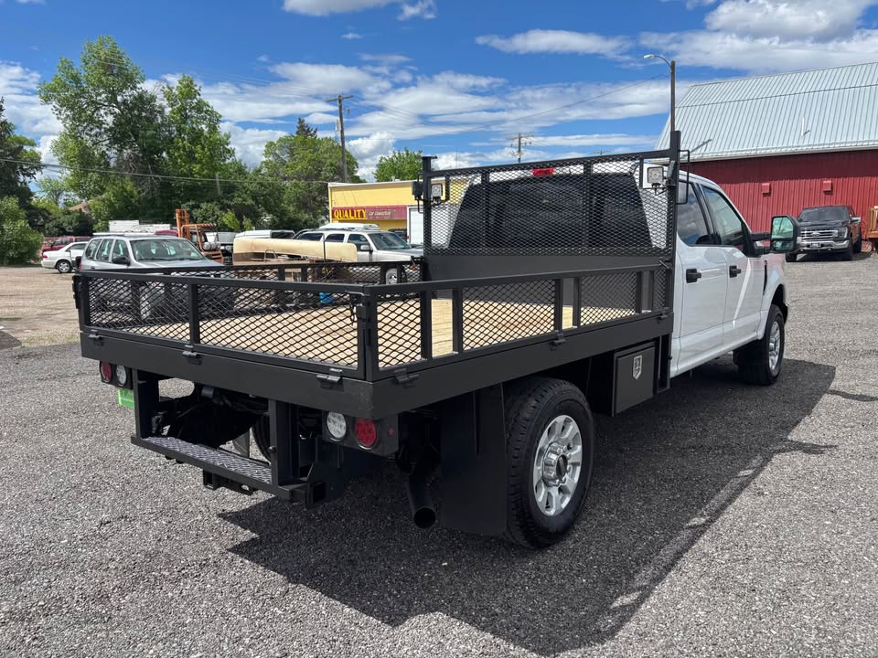 2019 Ford F-350 Flat Bed – Image 4