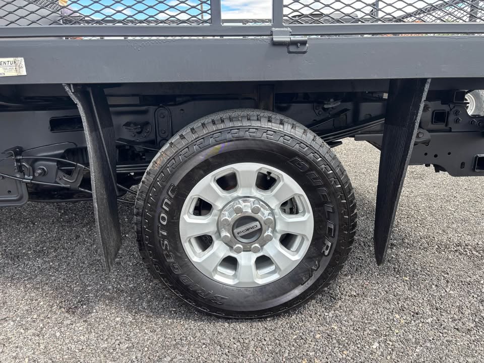2019 Ford F-350 Flat Bed – Image 14