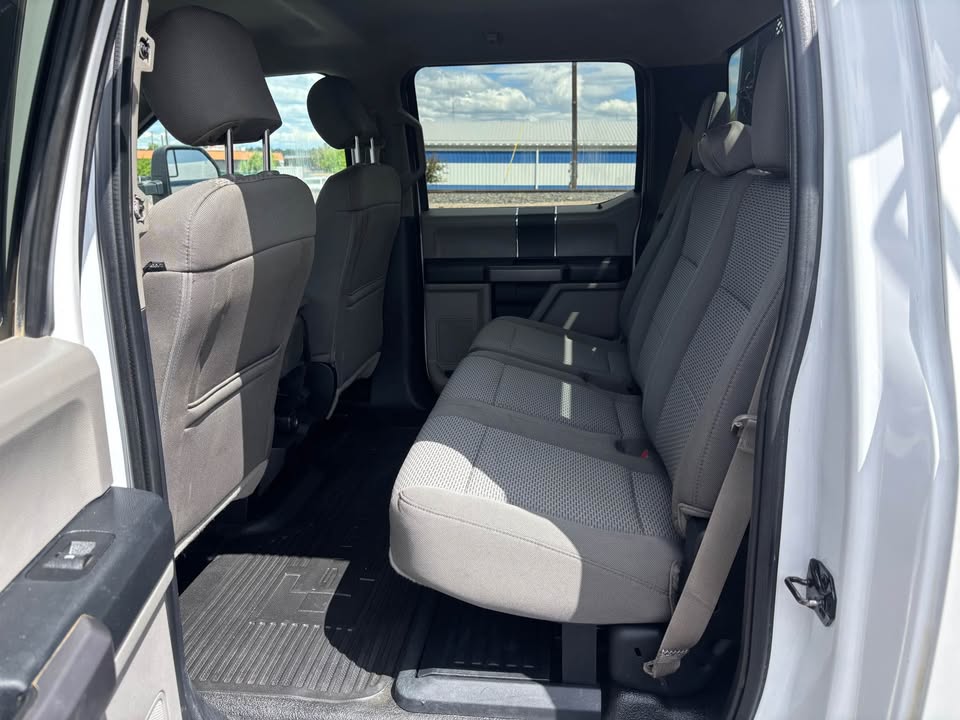 2019 Ford F-350 Flat Bed – Image 9