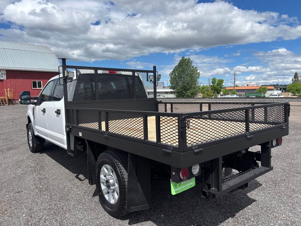 2019 Ford F-350 Flat Bed – Image 3
