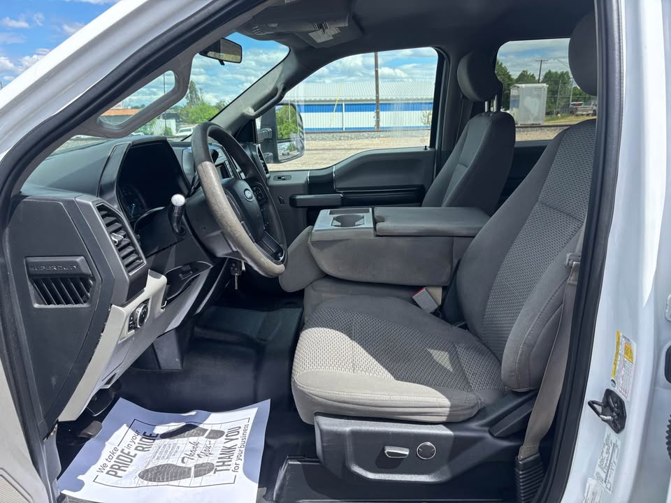 2019 Ford F-350 Flat Bed – Image 7