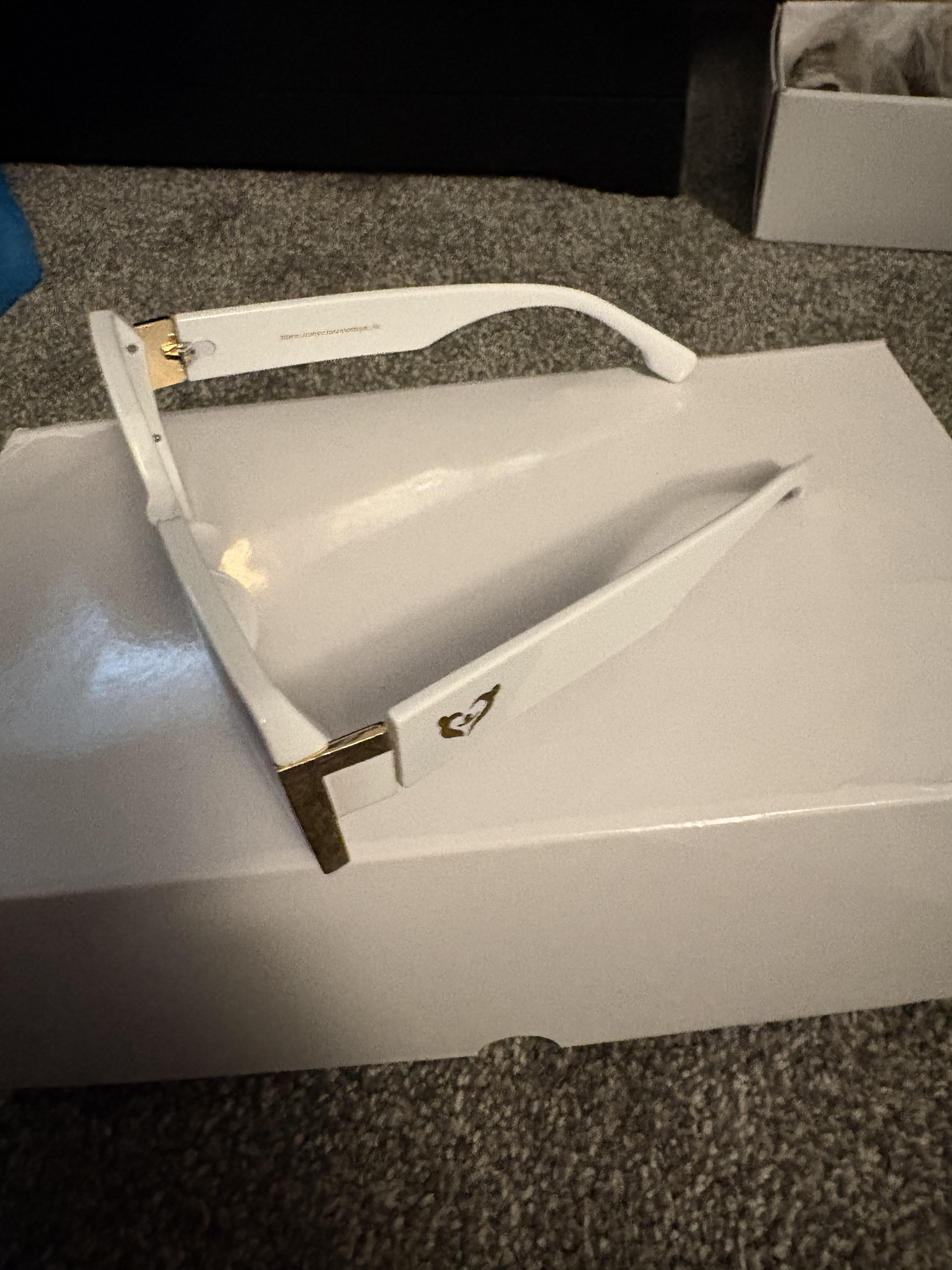 White Sunglasses with gold trim – Image 2
