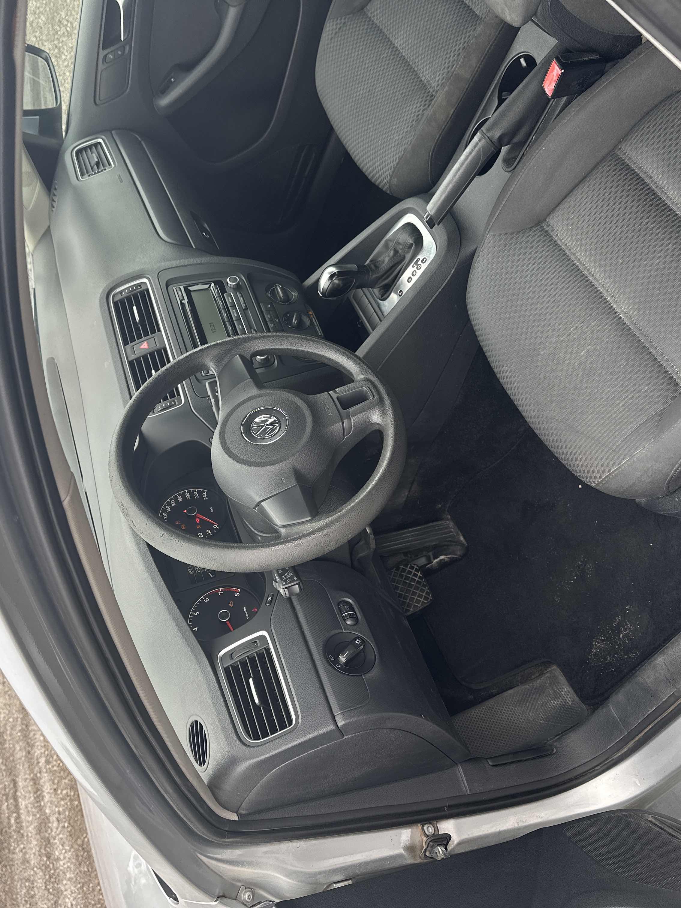 2011 Volkswagen Jetta 3VWDK7AJXBM010429 – Image 4