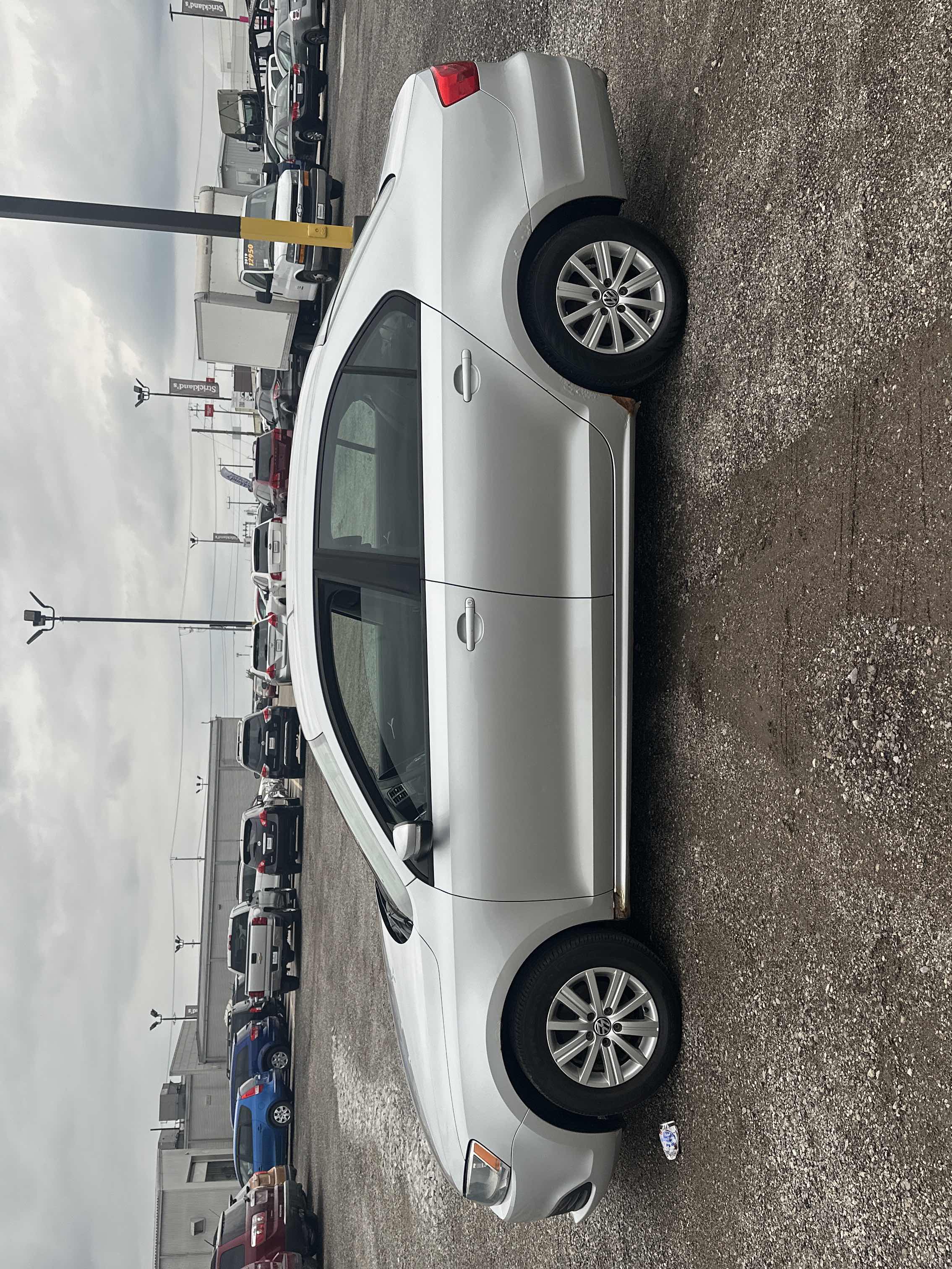 2011 Volkswagen Jetta 3VWDK7AJXBM010429 – Image 2