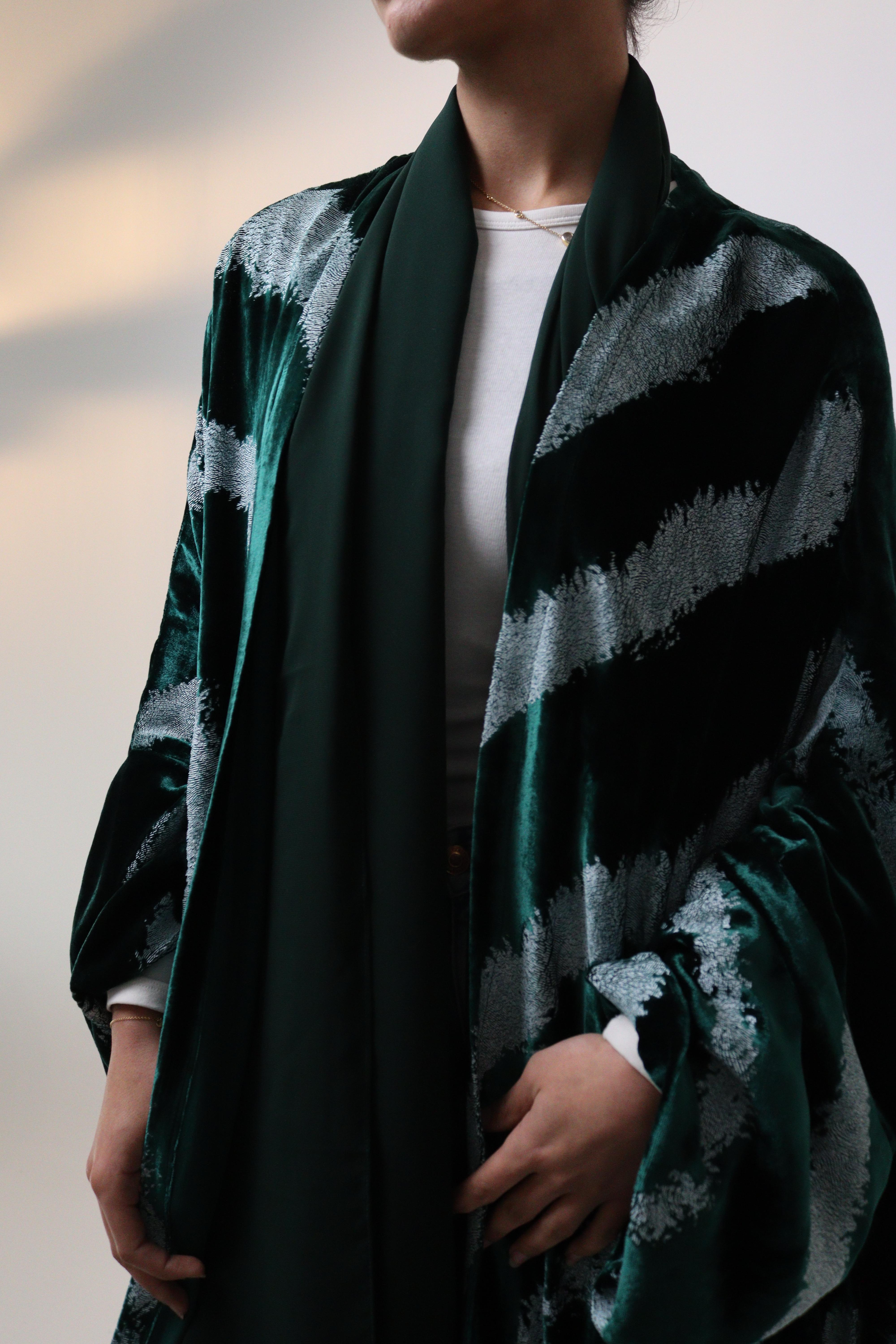 The Green Spiral Abaya – Image 2