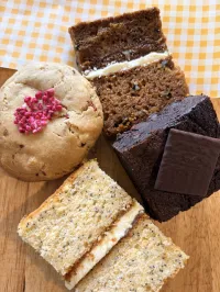 Delicious sweet treat box – Image 6