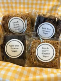 All vegan brownie & flapjack box – Image 1