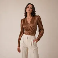 Blusa de Satín Manga Larga Cuello V – CHAMPAGNE, GRANDE
