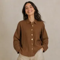 Camisa de Lino Oversized con Botones Dorados – CHICA/MEDIANA, CAFE