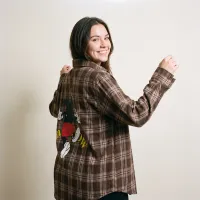 Camisa de Franela Oversized con Estampado en Espalda – CAFE, UNICA/UNITALLA