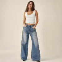 Jean Wide Leg Con Tachuelas Denim Azul Medio Deslavado – Imagen 1