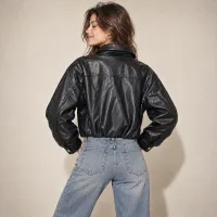 Bomber Faux Leather Con Bolsas Cargo – Imagen 2