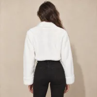Chamarra Faux Fur Cropped Blanca – Imagen 2