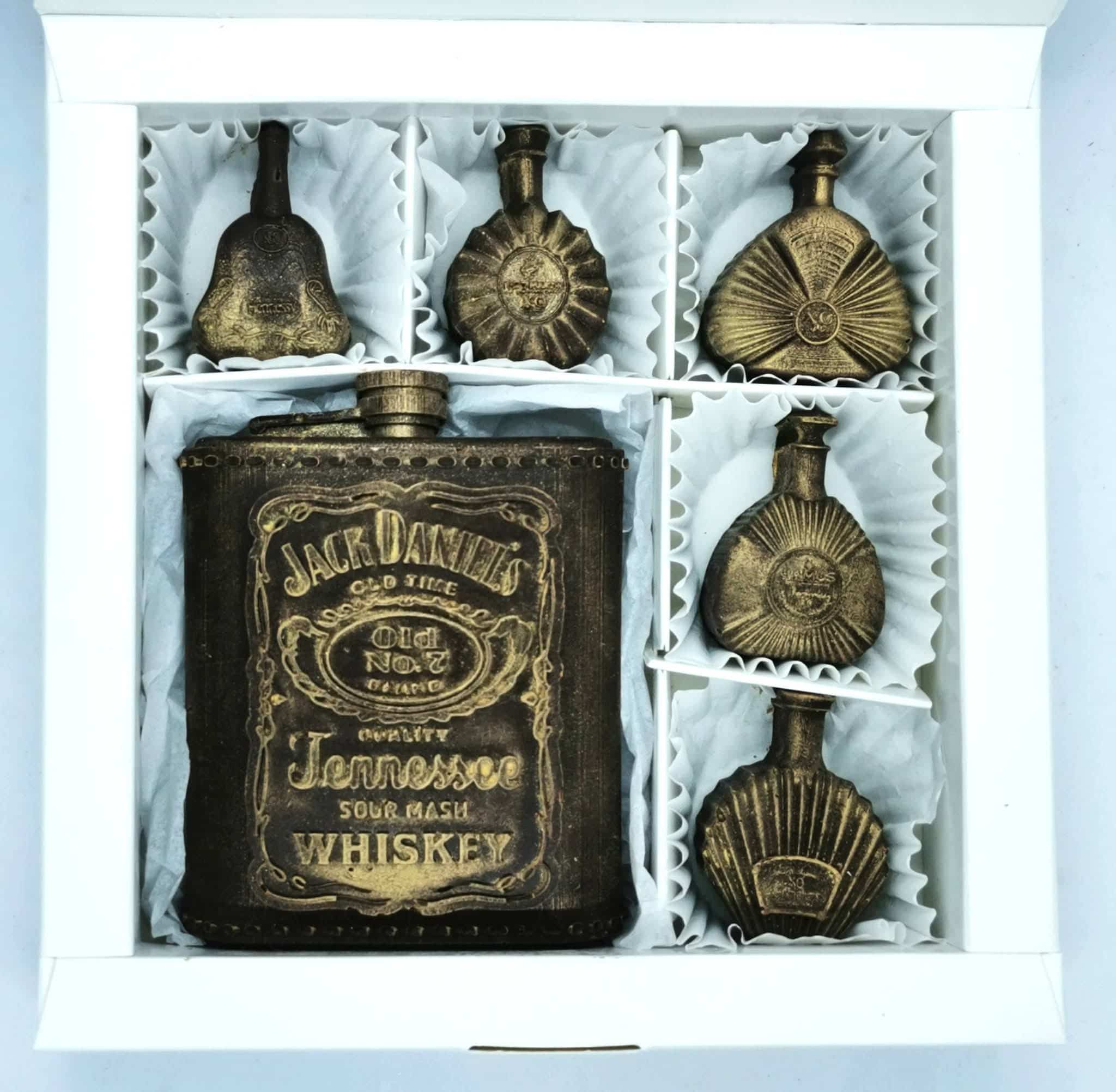 Whiskey Flask & Bottles Chocolate Gift – Image 1