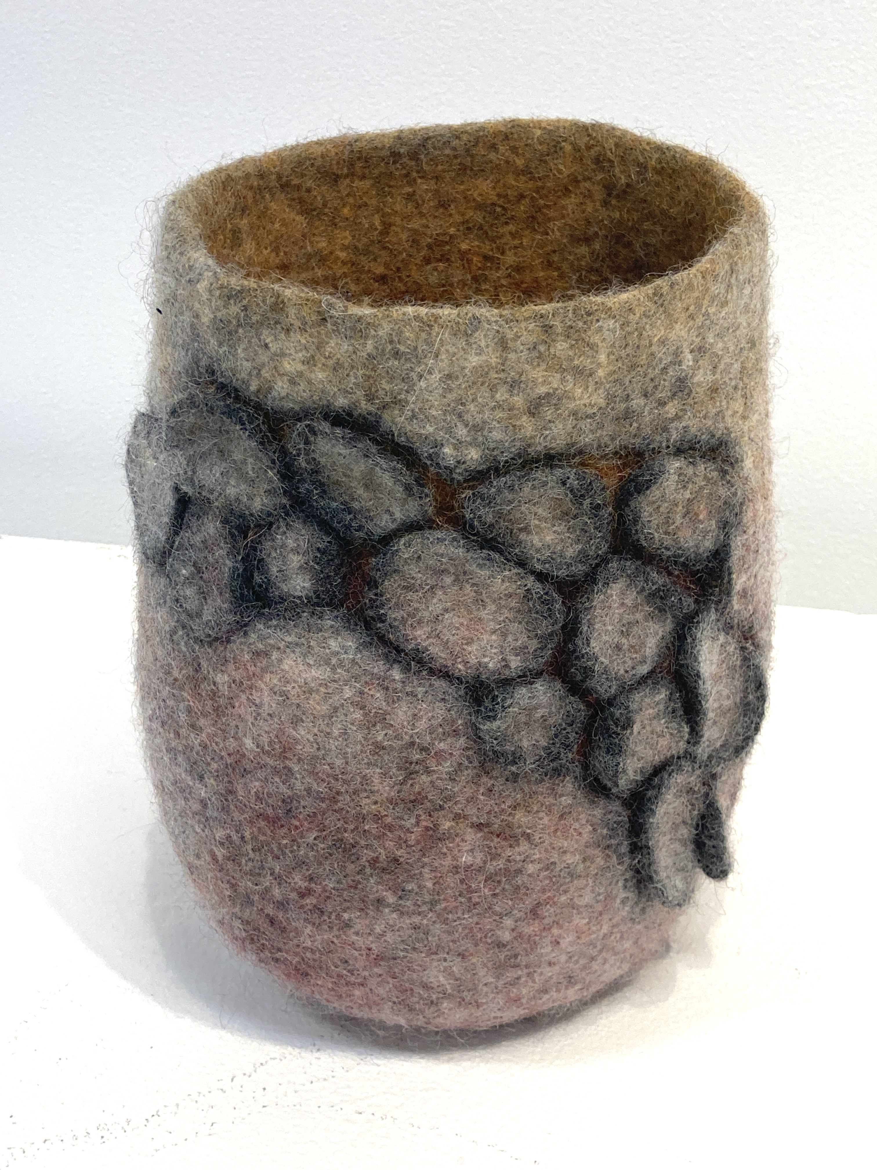 Feltmaking: sculptural textures using resists – Image 3