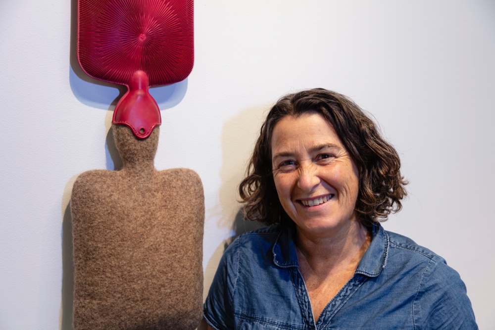 Feltmaking: sculptural textures using resists – Image 4