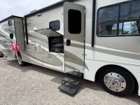 2014 WINNEBAGO VISTA 35B BUNKS – Image 5