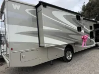 2014 WINNEBAGO VISTA 35B BUNKS – Image 1