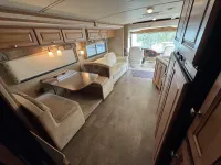 2014 WINNEBAGO VISTA 35B BUNKS – Image 4