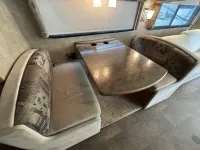 2014 WINNEBAGO VISTA 35B BUNKS – Image 12