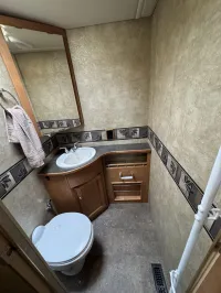 2014 WINNEBAGO VISTA 35B BUNKS – Image 8