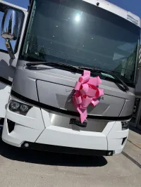 2022 NEWMAR VENTANA 4031 – Image 1