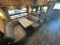 2018 NEWMAR DUTCHSTAR 3736 bath and a half – Image 6