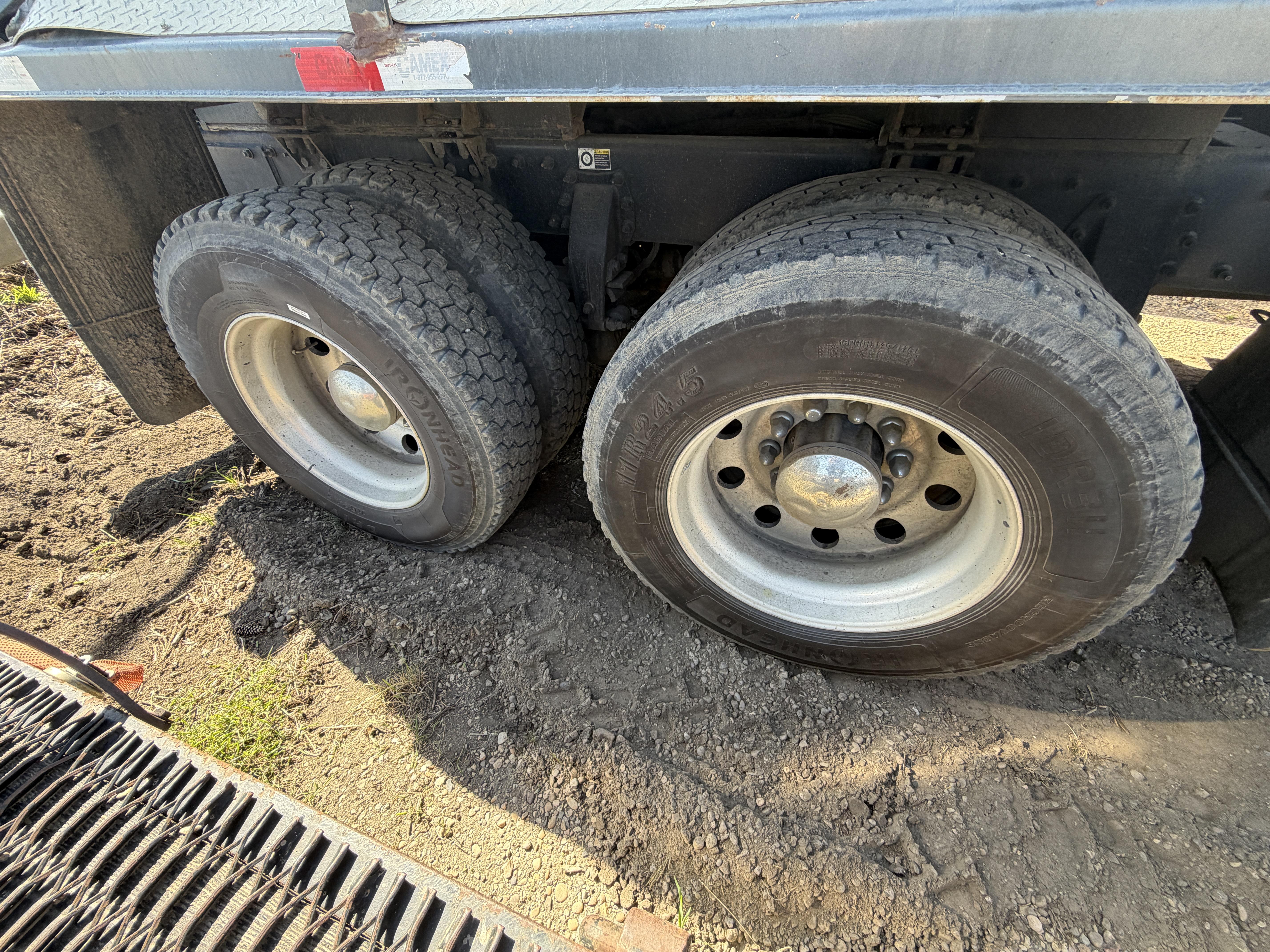 2016 Peterbilt 348 Water Truck – Image 3