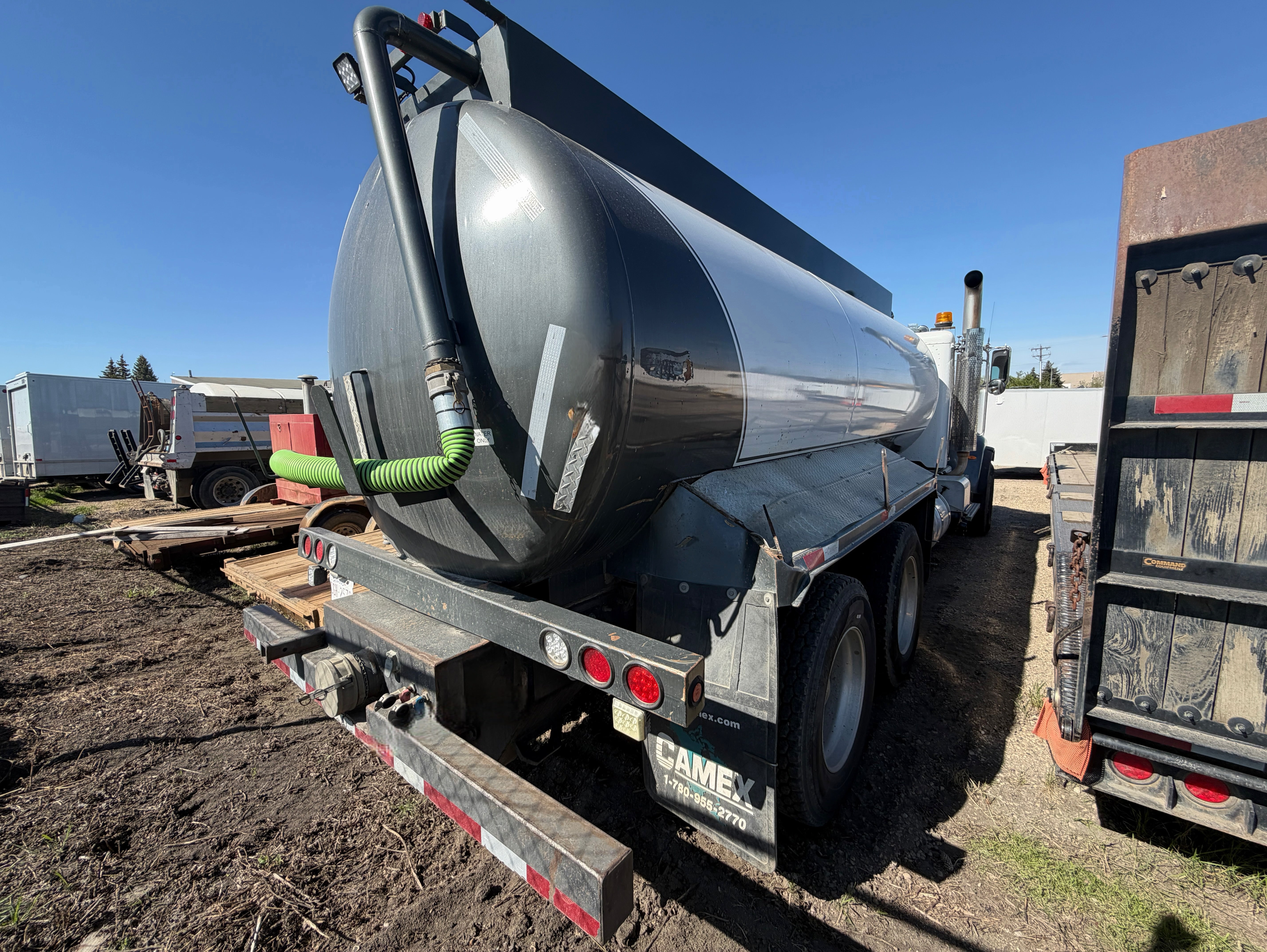 2016 Peterbilt 348 Water Truck – Image 24