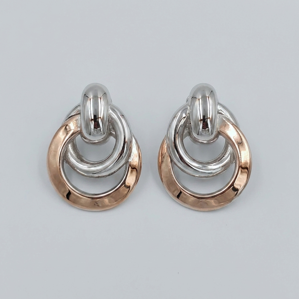 Two-Tone Interlocking Circle Door-Knocker Drop Earrings | Mixed Metal Dangle Earrings (8.6g) – Image 2