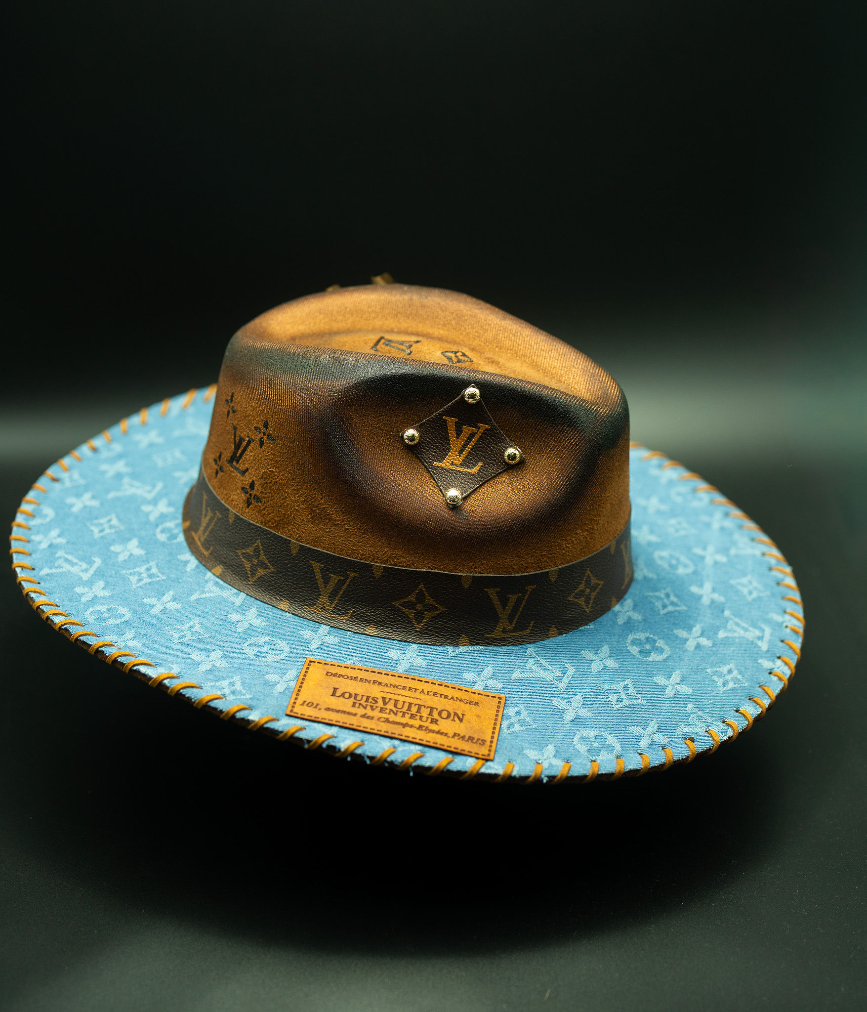 Blue Label – Image 2