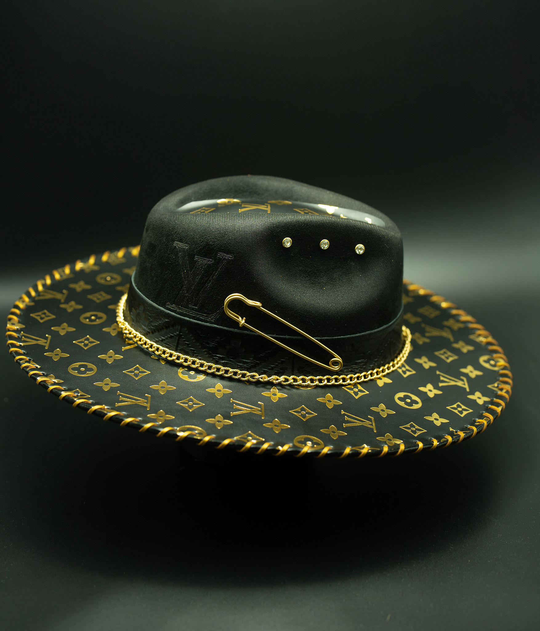 Black Gold Royalty – Image 2