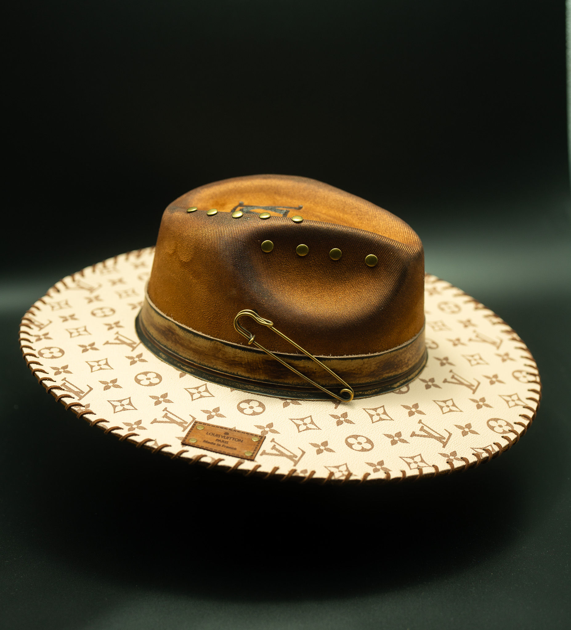 Cream and Cognac – Image 4