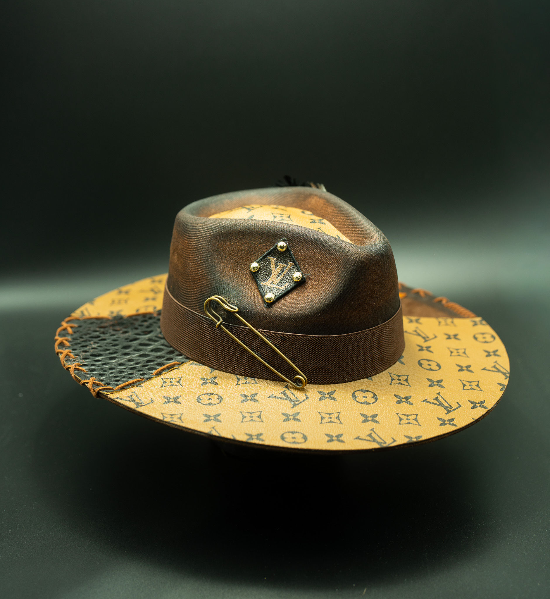 Brown Label – Image 3