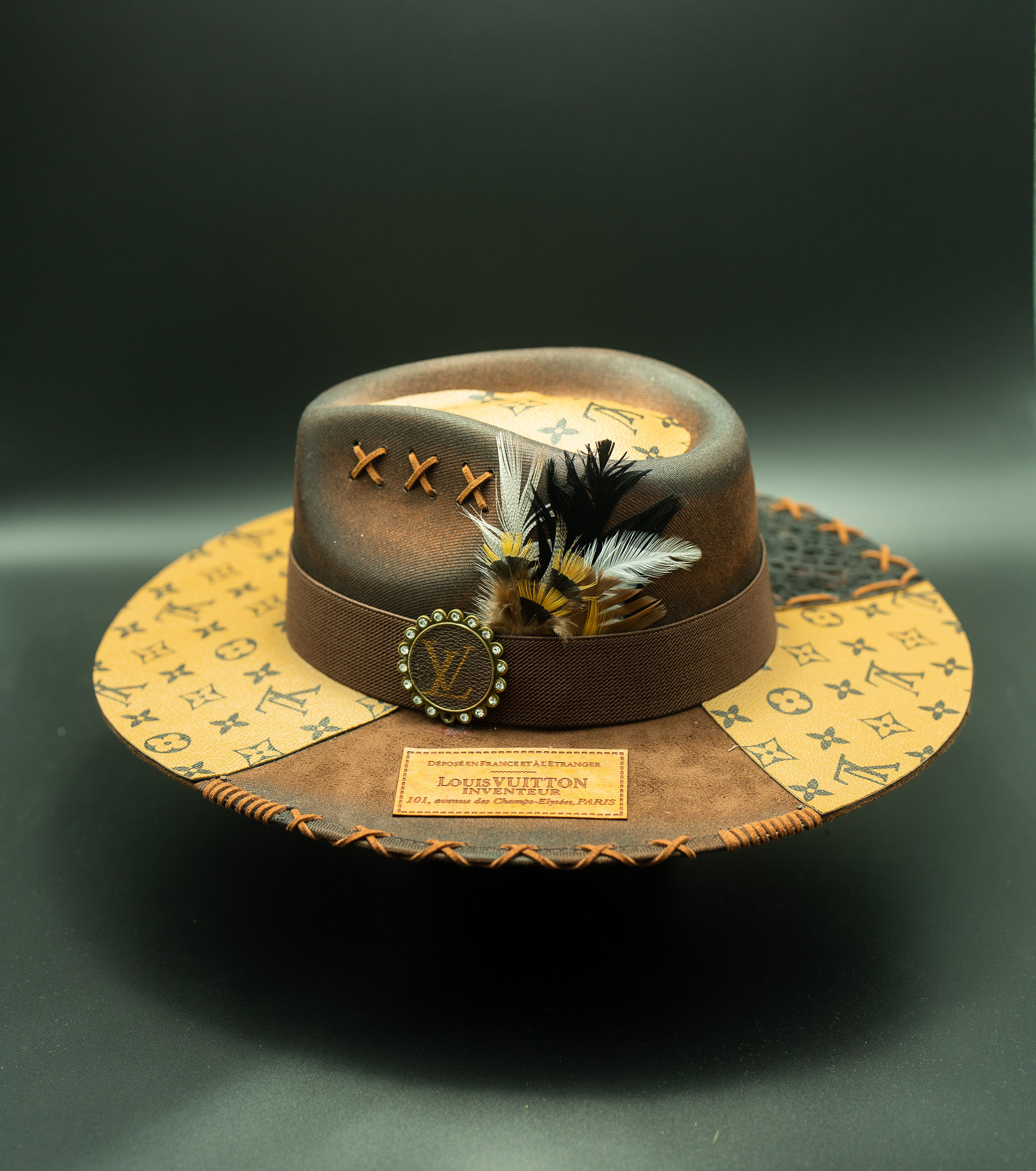 Brown Label – Image 2