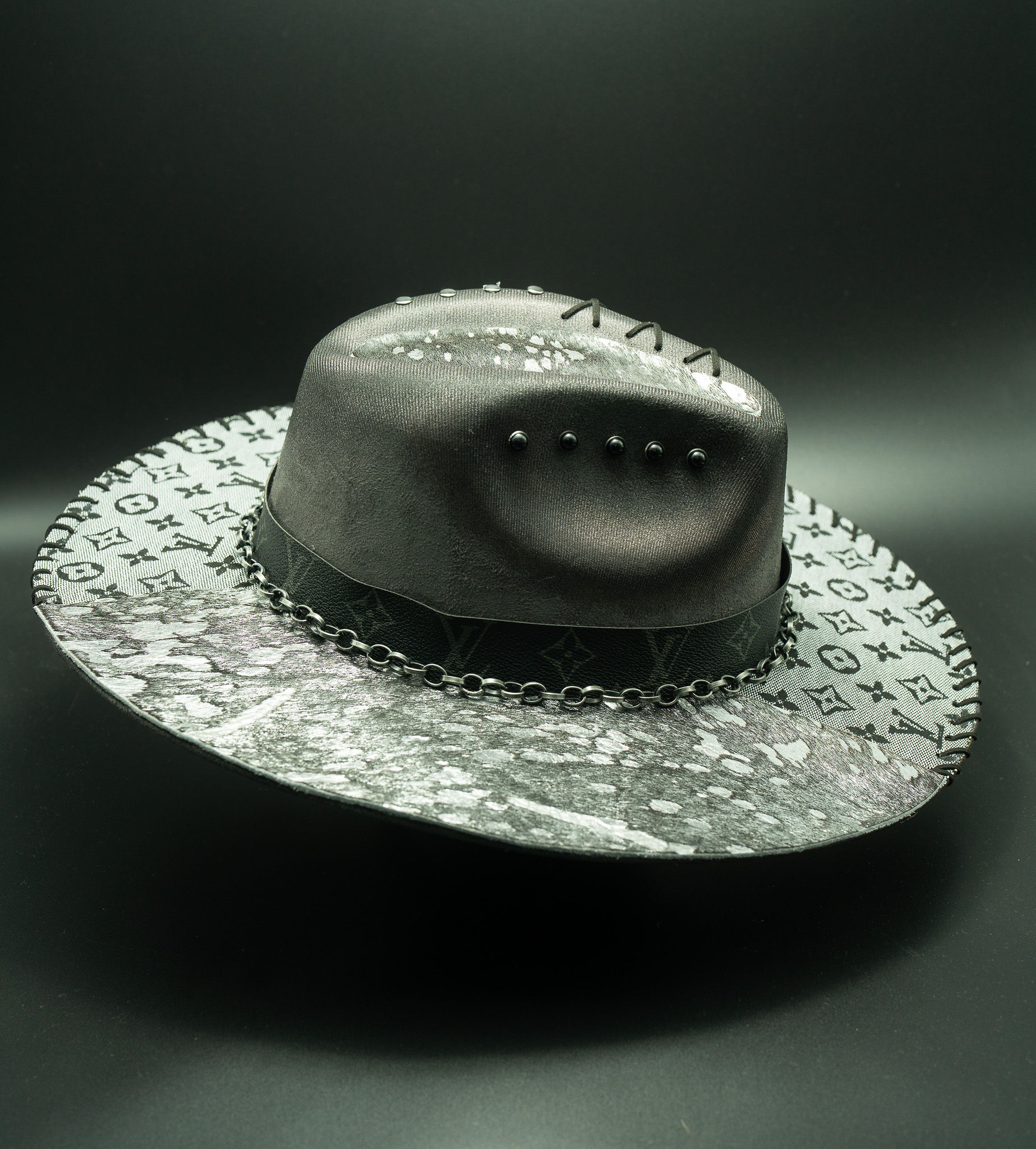 Silver Smoke – Image 2