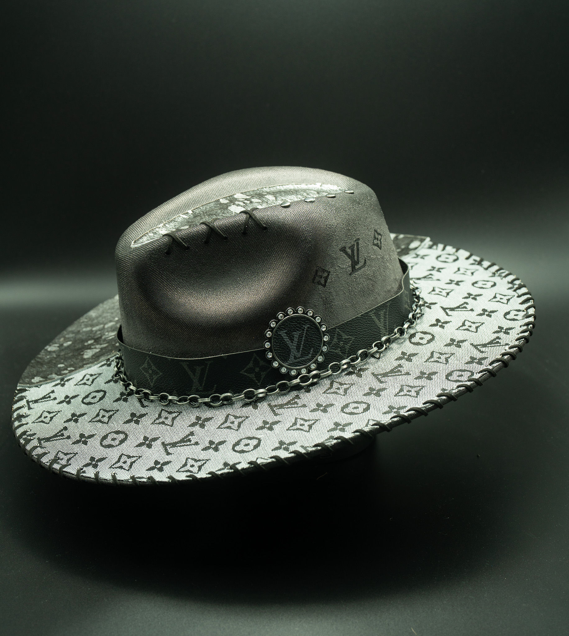 Silver Smoke – Image 3