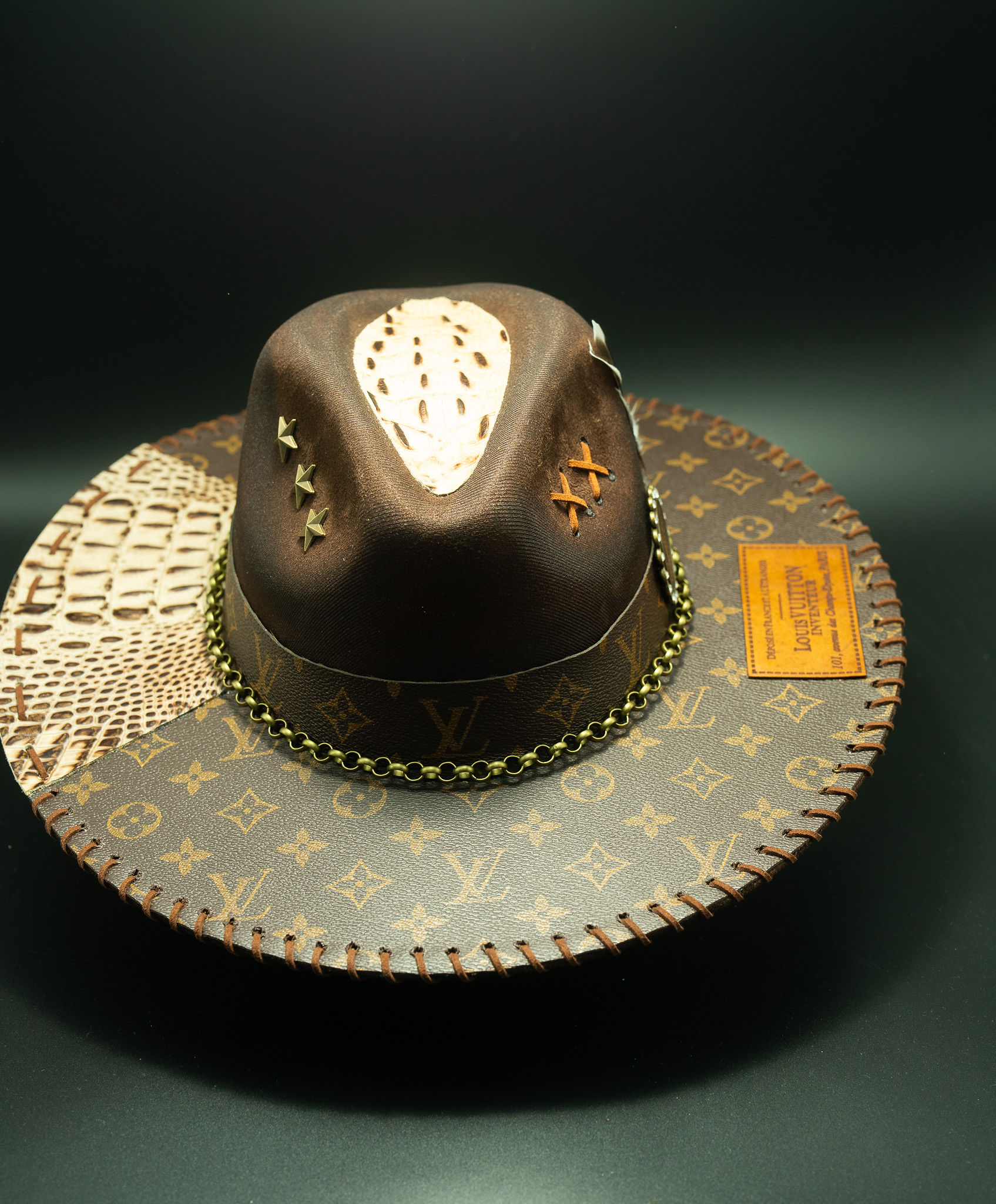 Brown Python – Image 1