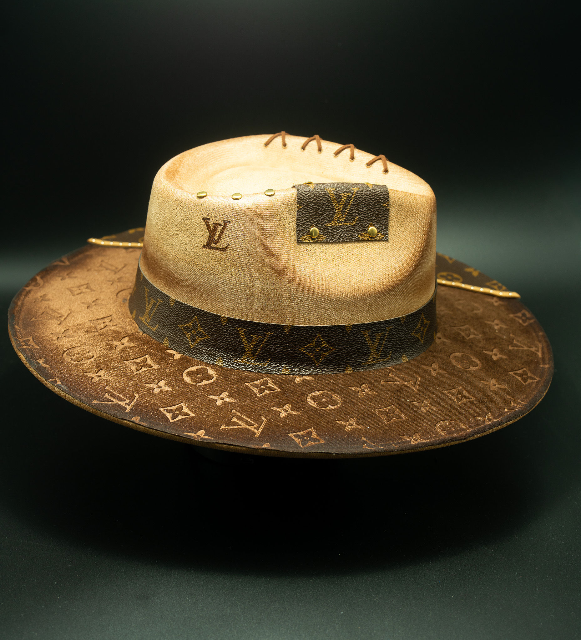 Brown Velvet King – Image 2