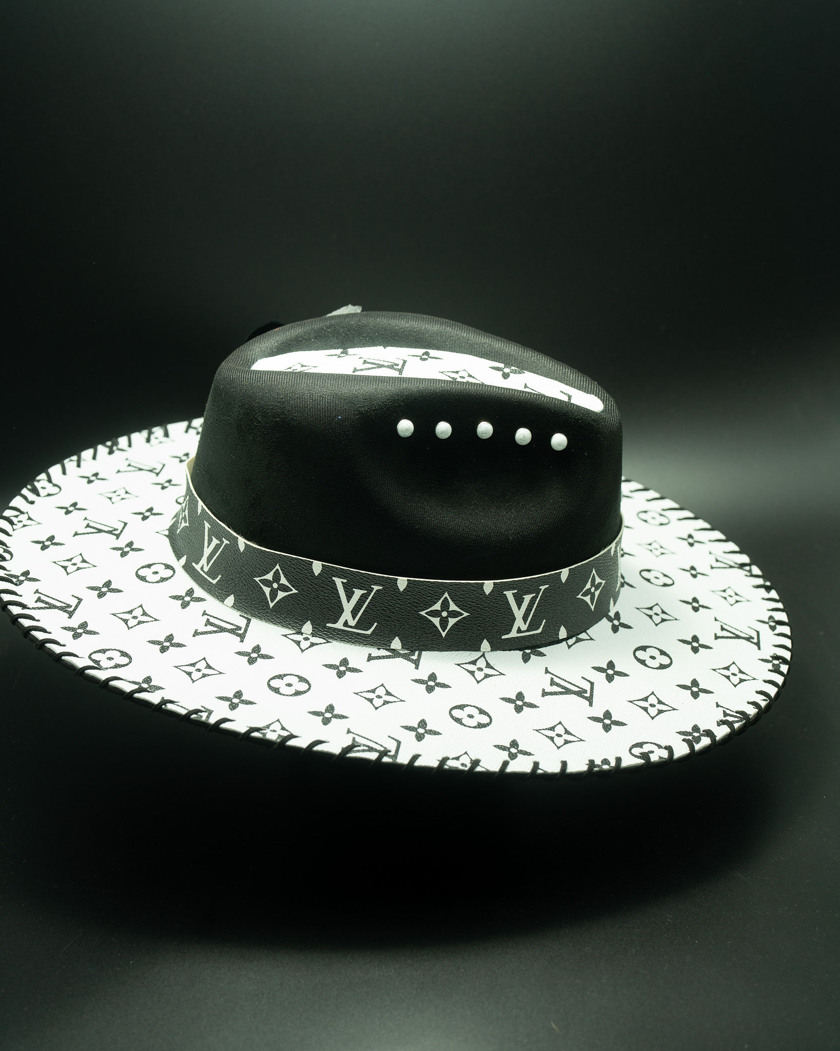 Black Tie – Image 2