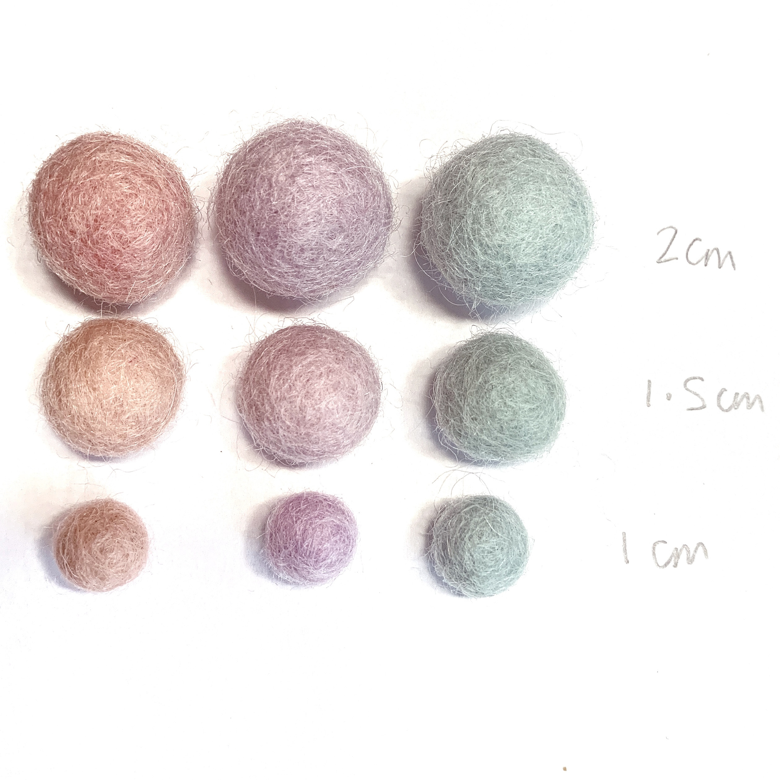 1.5cm pastel rainbow felt balls – Image 2