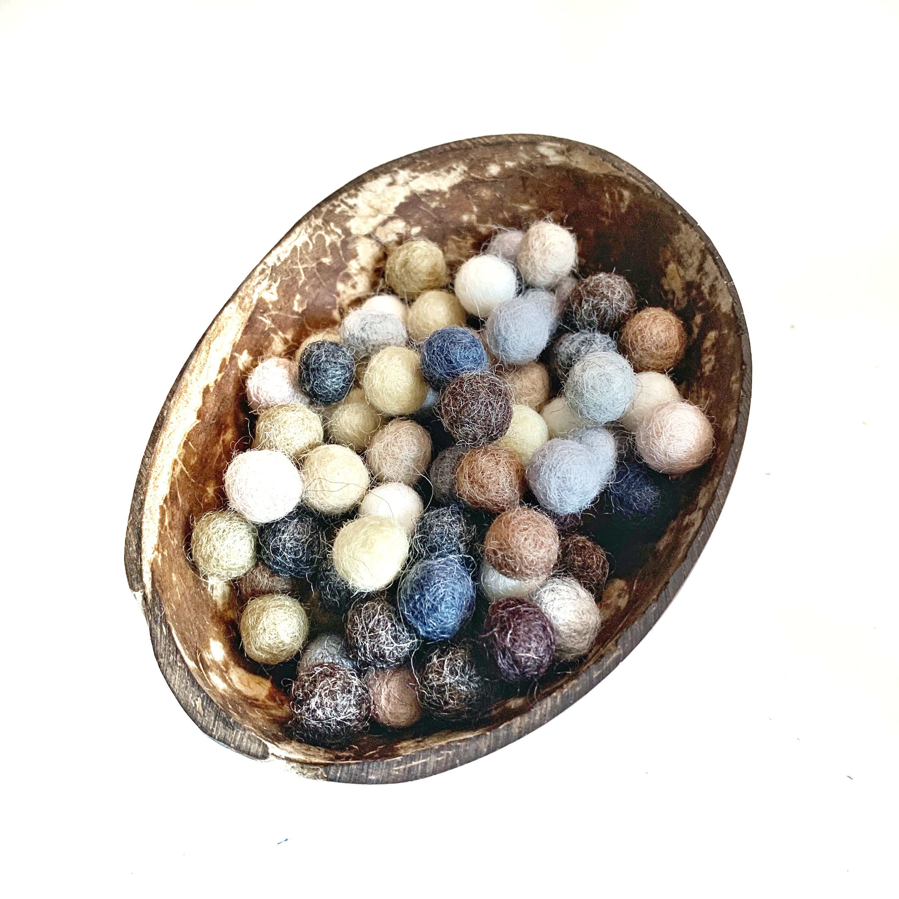 1cm mini felt balls – Image 3