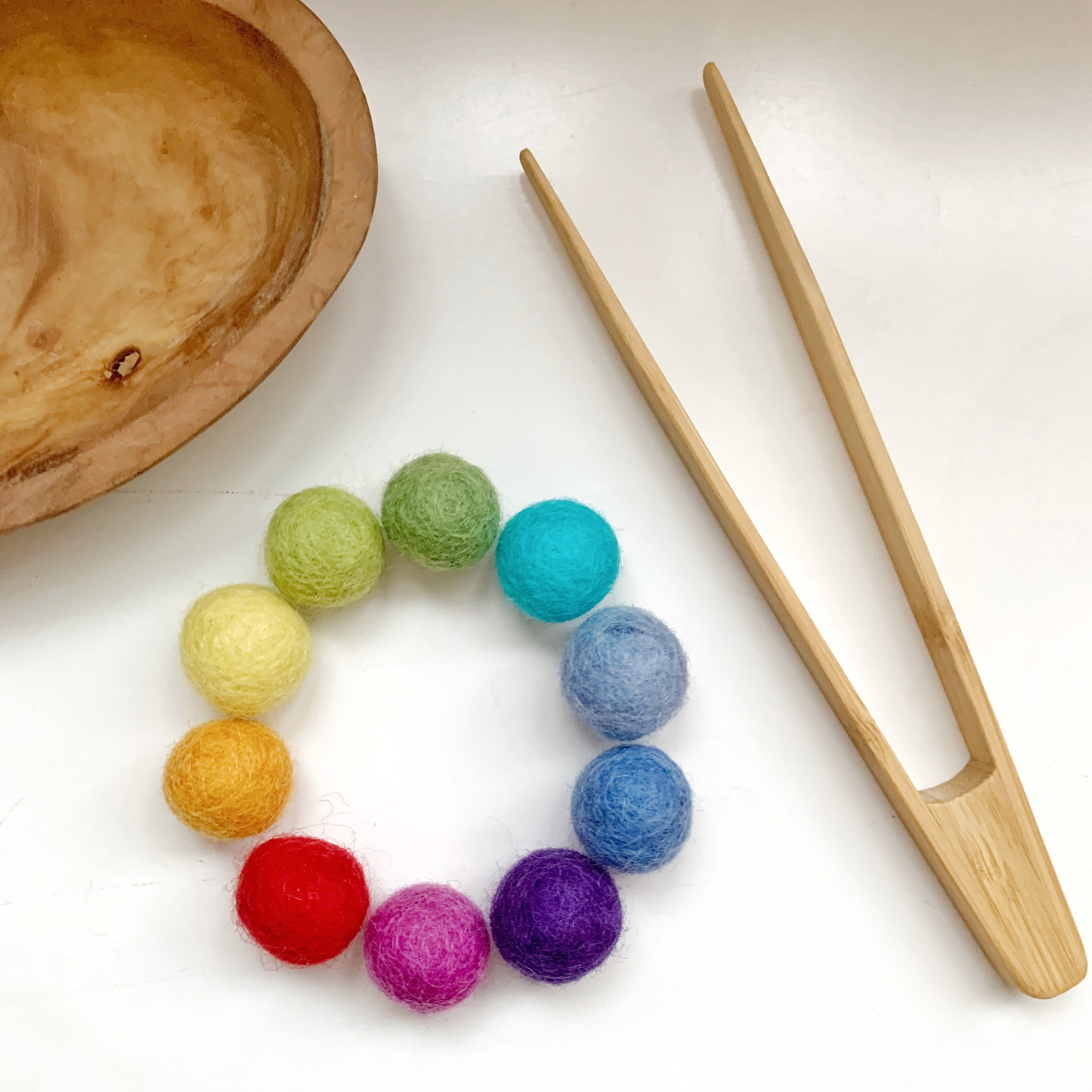 2cm felt balls – Image 8