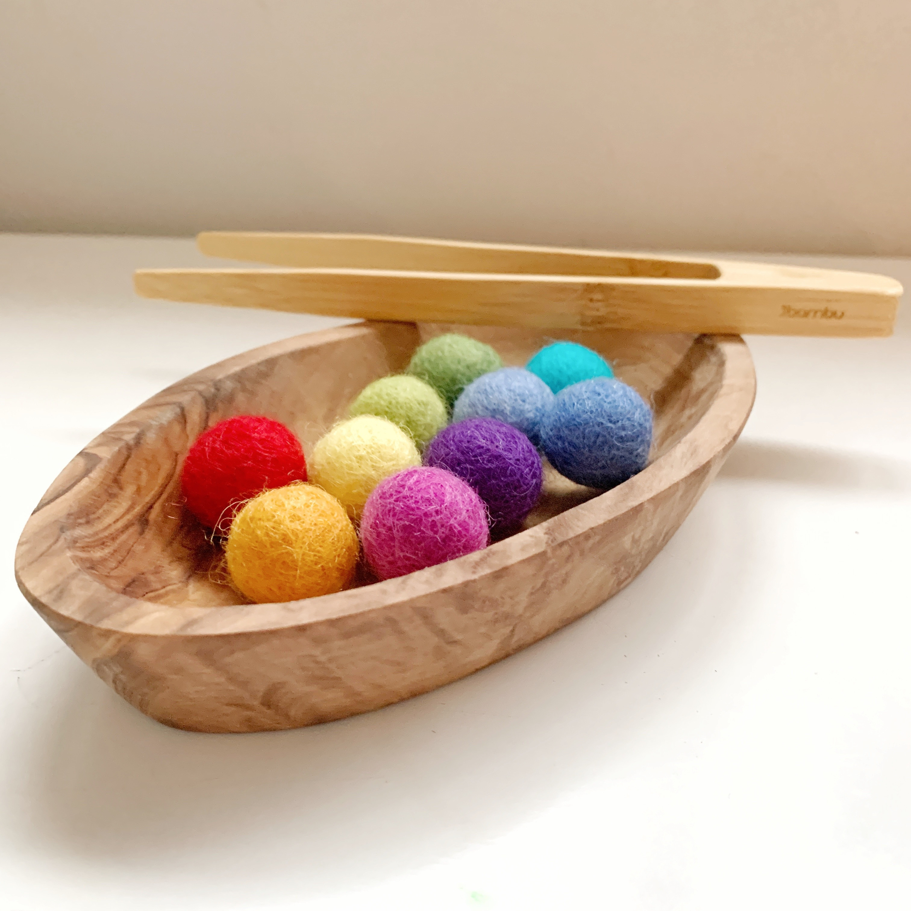 2cm felt balls – Image 9