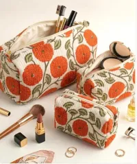 Club de Costura (Semanal) Sabados 2pm-4pm – 1 Agosto: Bolsa de Maquillaje