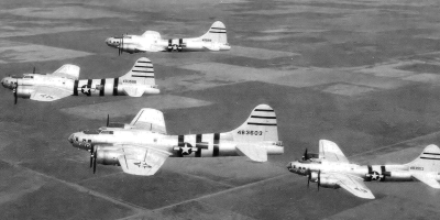 B-17 Bomber - Uncle Willie (78" Wingspan) – Image 3