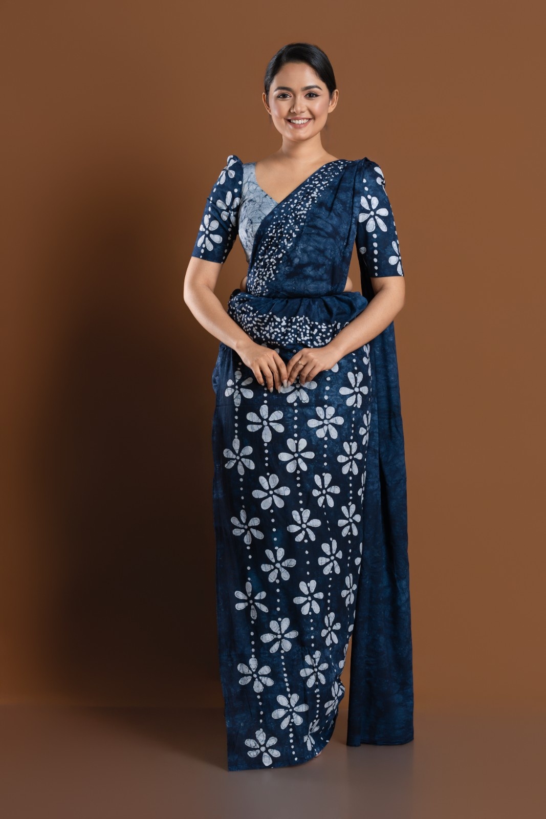 Handcrafted Authentic Sri Lankan Batik Saree – Image 2