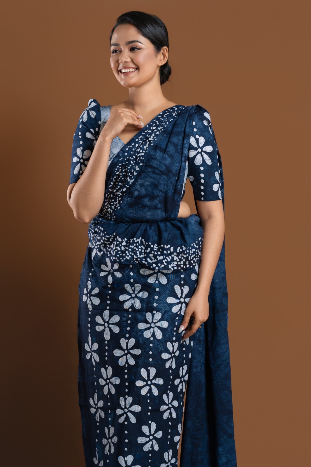 Handcrafted Authentic Sri Lankan Batik Saree – Image 3