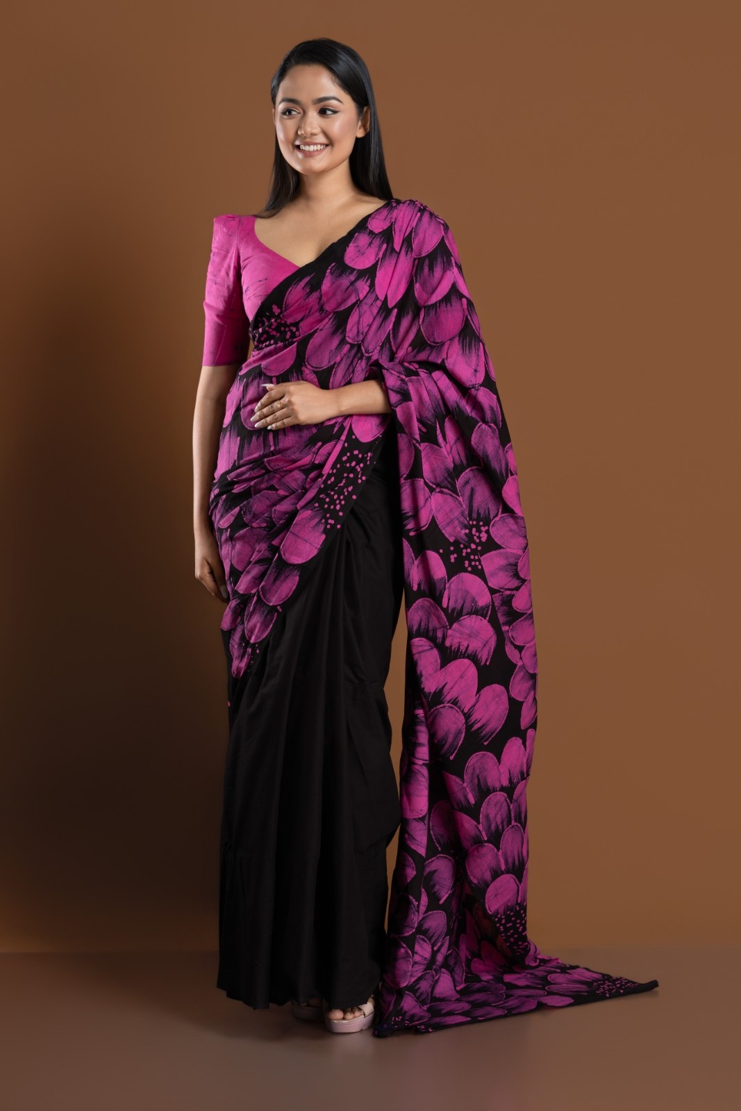 Handcrafted Authentic Sri Lankan Batik Saree – Image 2